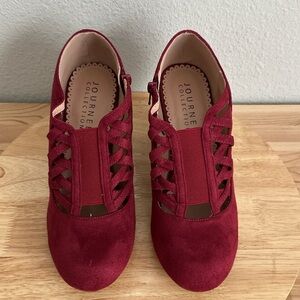 Journee Collection Womens Piper Booties 
Like new